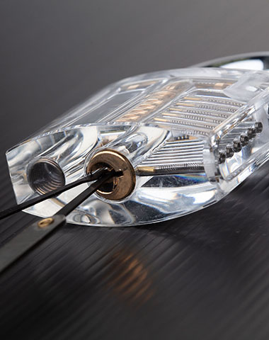 locksmith for padlocks and commercial properties
